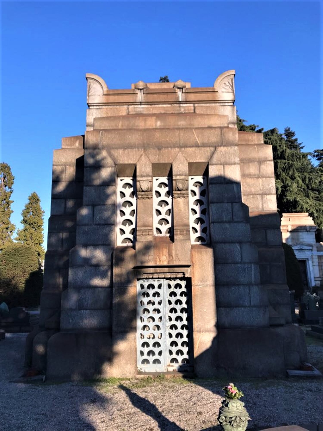 Ambrogio De Marchi Gherini's tomb  (2).jpg